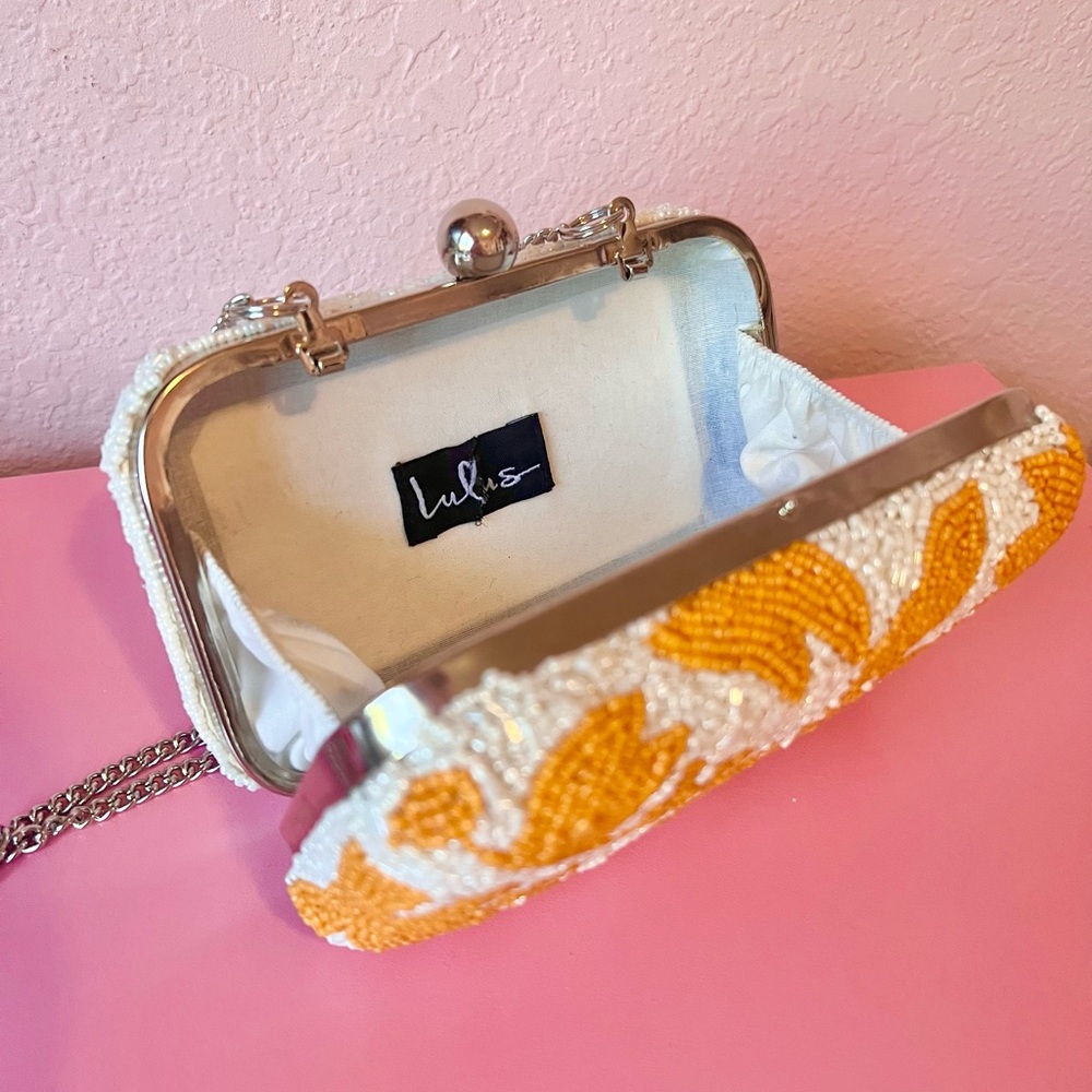 Vacay Darling White and Orange Beaded Clutch - Picture 8 of 14